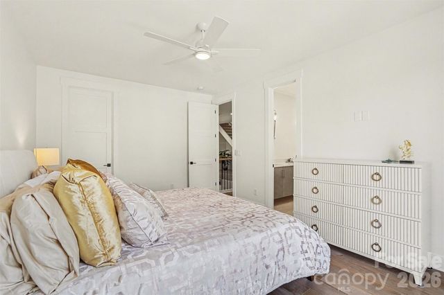 915 Laurel Creek Lane, Charlotte, NC 28211