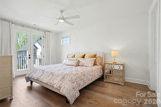 915 Laurel Creek Lane, Charlotte, NC 28211