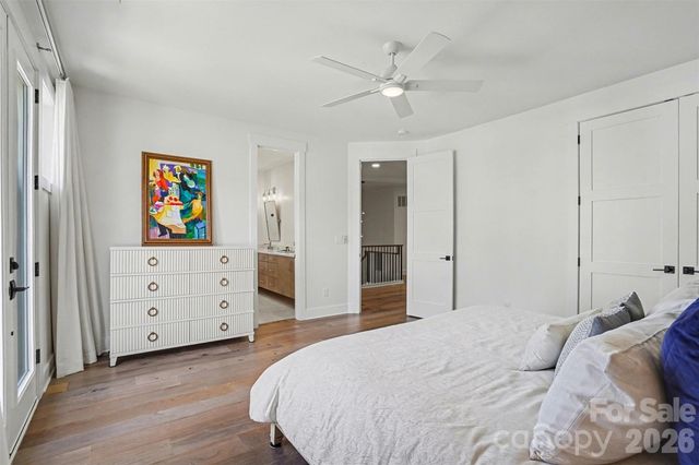 915 Laurel Creek Lane, Charlotte, NC 28211