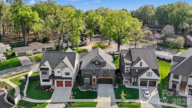 915 Laurel Creek Lane, Charlotte, NC 28211