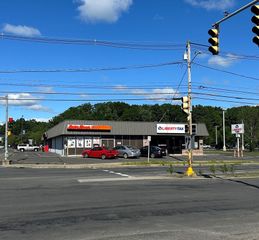 242 King St B, Northampton, MA 01060