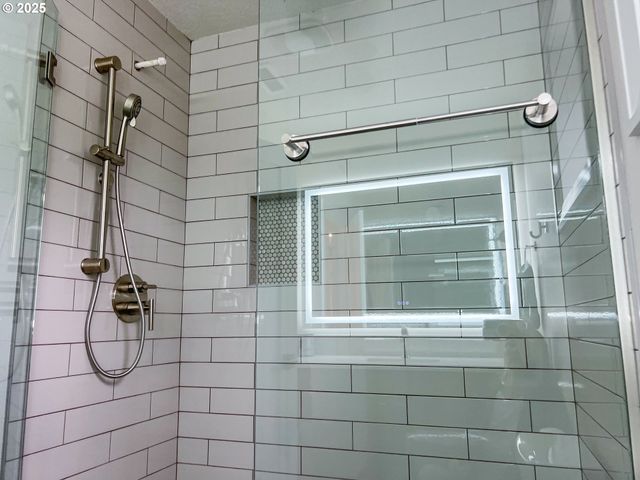 6906 Se BROOKLYN St, Portland, OR 97206