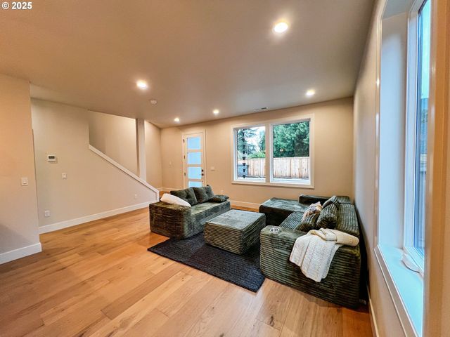 6906 Se BROOKLYN St, Portland, OR 97206