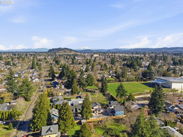 6906 Se BROOKLYN St, Portland, OR 97206