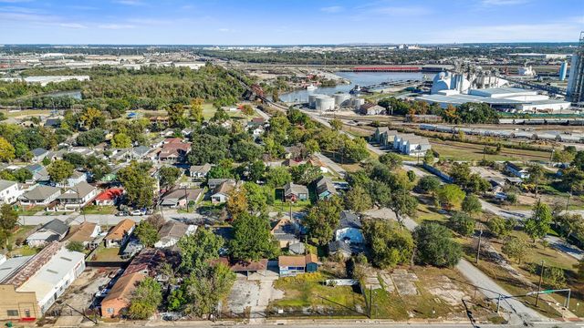 7137 Navigation Boulevard, Houston, TX 77011