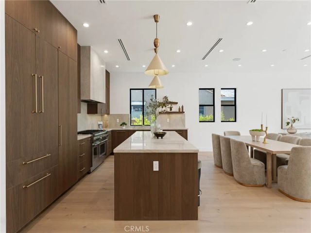 5814 Graves Avenue, Encino, CA 91316