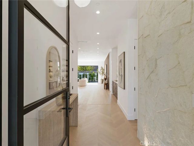 5814 Graves Avenue, Encino, CA 91316