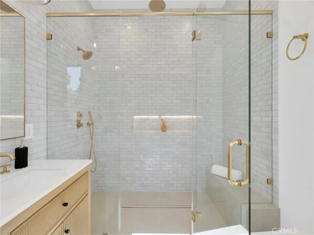 5814 Graves Avenue, Encino, CA 91316