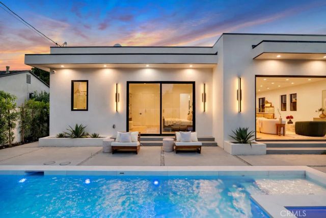 5814 Graves Avenue, Encino, CA 91316