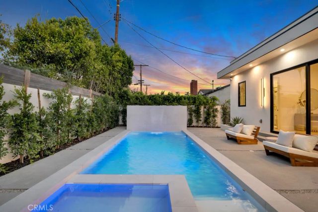 5814 Graves Avenue, Encino, CA 91316