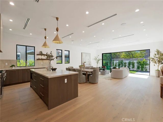 5814 Graves Avenue, Encino, CA 91316