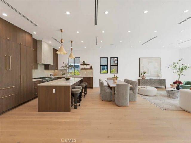 5814 Graves Avenue, Encino, CA 91316