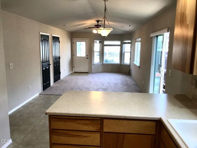 3152 Forest Hills Drive, Medford, OR 97504