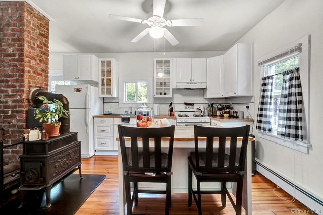 2 Mine Hill Road, Cornwall, NY 12518