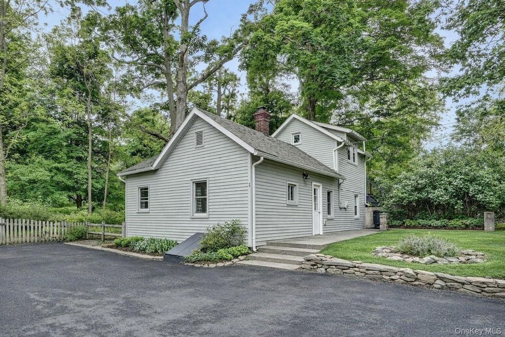 2 Mine Hill Road, Cornwall, NY 12518