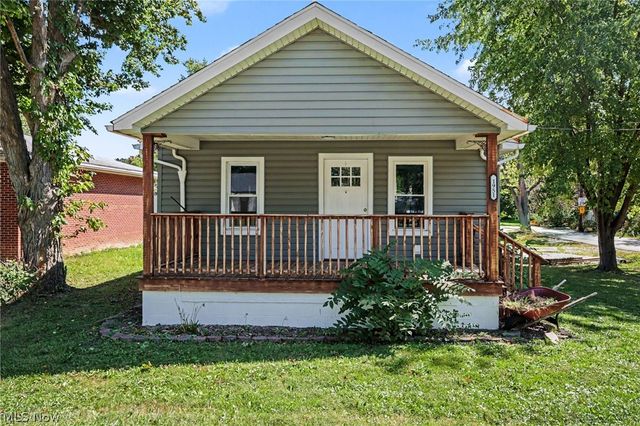 1951 Uniondale Drive, Stow, OH 44224