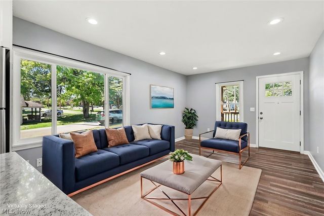 1951 Uniondale Drive, Stow, OH 44224