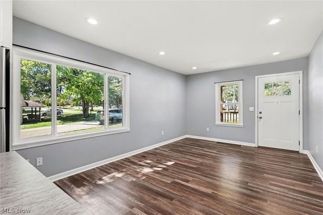 1951 Uniondale Drive, Stow, OH 44224