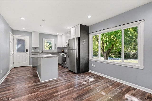 1951 Uniondale Drive, Stow, OH 44224