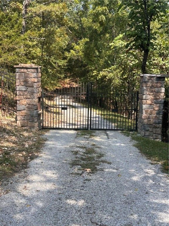 365 County Road 301, Eureka Springs, AR 72632