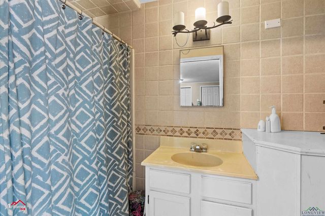 305 Smith St, Henderson, TX 75652