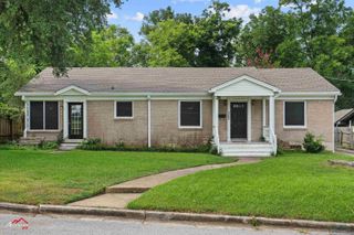 305 Smith St, Henderson, TX 75652
