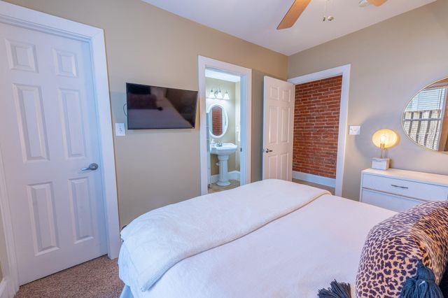 115 E 8th Street, Covington, KY 41011