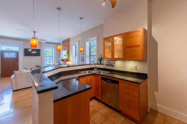 115 E 8th Street, Covington, KY 41011