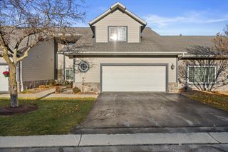 5325 S Hidden DRIVE, Greenfield, WI 53221