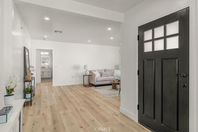 5419 S Rimpau, Los Angeles, CA 90043