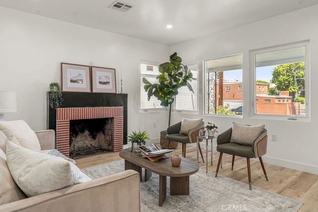 5419 S Rimpau, Los Angeles, CA 90043