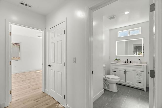 5419 S Rimpau, Los Angeles, CA 90043