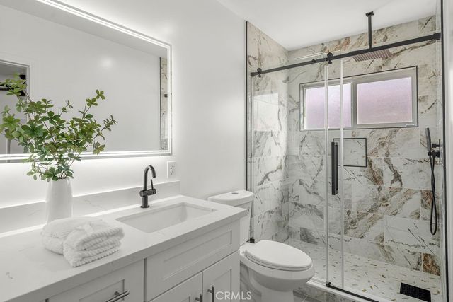 5419 S Rimpau, Los Angeles, CA 90043