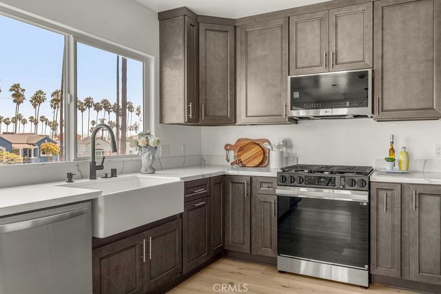 5419 S Rimpau, Los Angeles, CA 90043