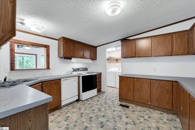 326 Chesapeake Trail, Pickens, SC 29671