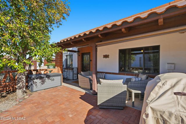 103 S Paseo Quinta, Green Valley, AZ 85614