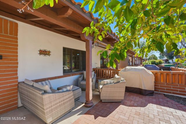 103 S Paseo Quinta, Green Valley, AZ 85614