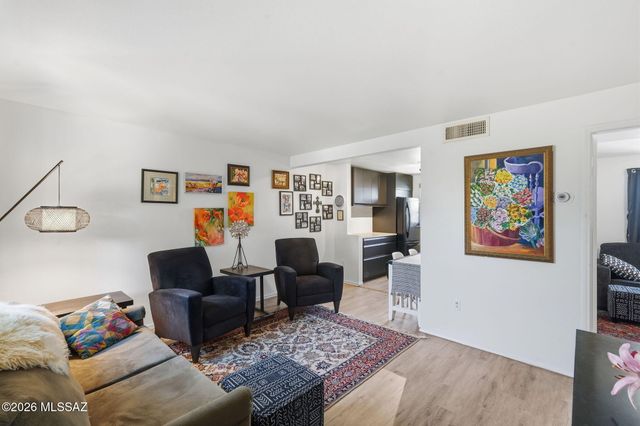 103 S Paseo Quinta, Green Valley, AZ 85614