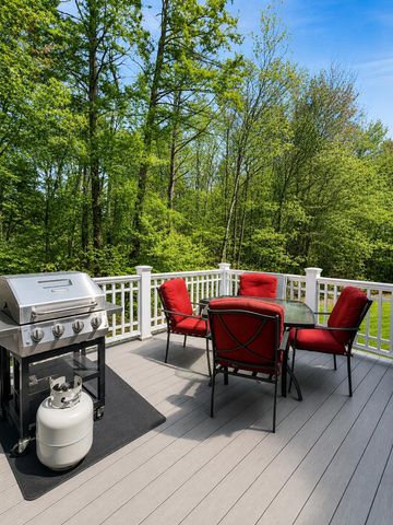 87 Pilgrim Circle, Hampstead, NH 03826