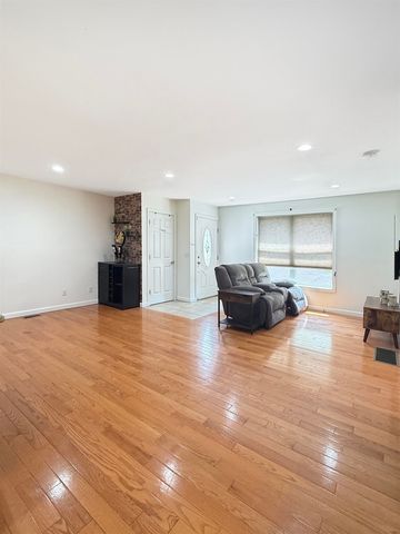87 Pilgrim Circle, Hampstead, NH 03826
