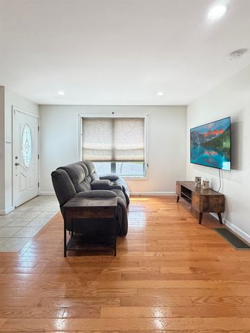 87 Pilgrim Circle, Hampstead, NH 03826