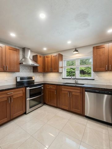 87 Pilgrim Circle, Hampstead, NH 03826