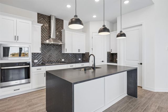 2707 Ballast Green Dr Drive, Texas City, TX 77568