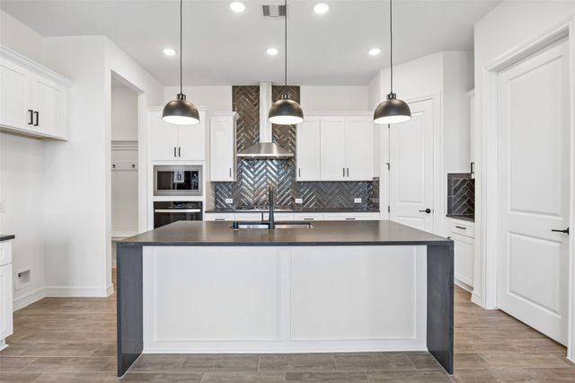 2707 Ballast Green Dr Drive, Texas City, TX 77568