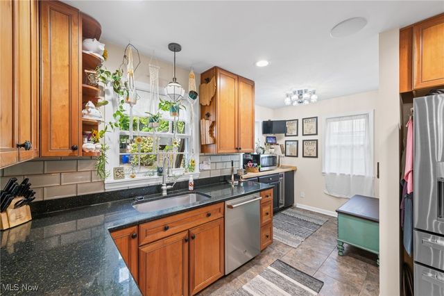 2244 Edgerton Road, University Heights, OH 44118