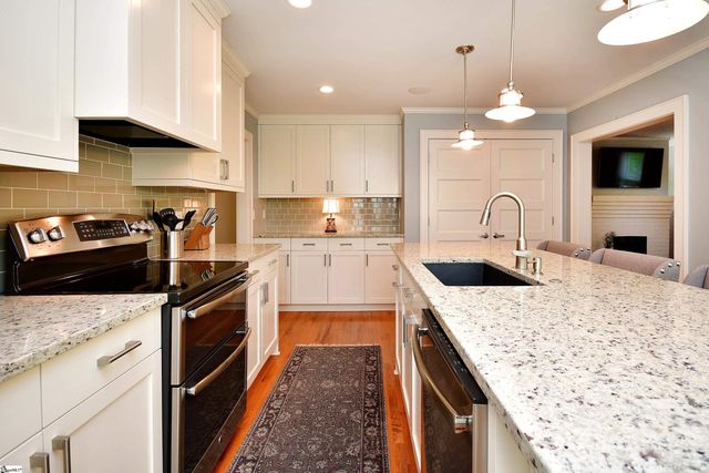 108 Hillcrest Circle, Greenville, SC 29609