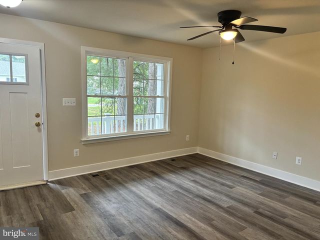 30 PARRISH LOOP, Montross, VA 22520