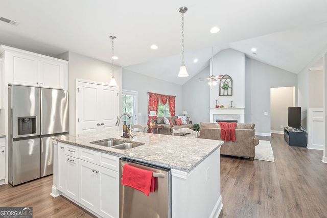 509 Lago Court, Lagrange, GA 30241