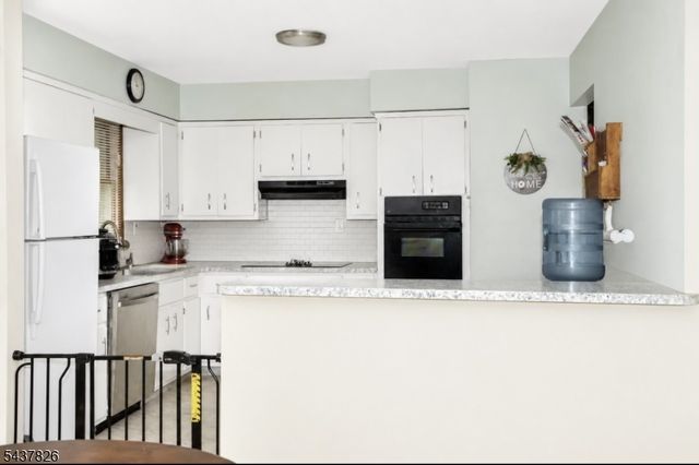 9 Stoney Brook Ln, Jefferson Twp., NJ 07438