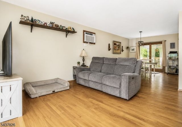 9 Stoney Brook Ln, Jefferson Twp., NJ 07438